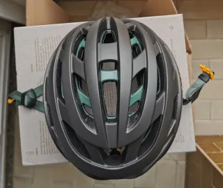 Casco Giro Helios Spherical