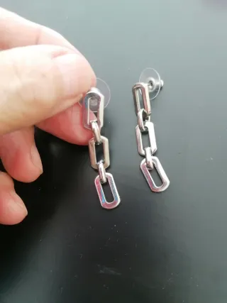 Pendientes de cadena plateados
