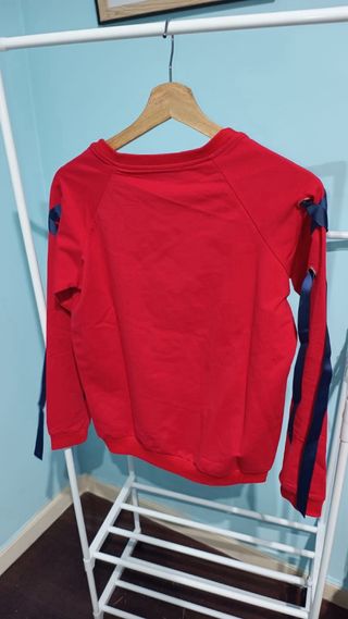Sudadera Roja con Lazos