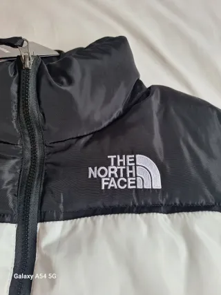 The North Face Nuptse 1996 Talla M Blanco