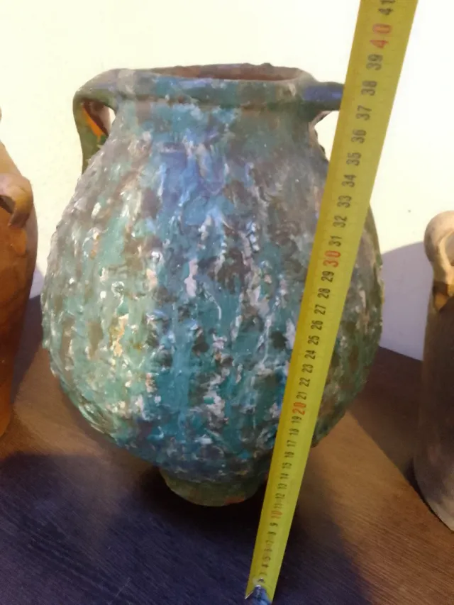 Orzas antiguas de barro