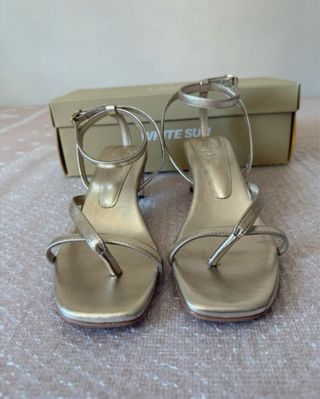 Sandalias doradas tacón bajo talla 38