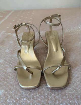 Sandalias doradas tacón bajo talla 38