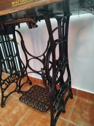 Máquina de coser Wertheim antigua