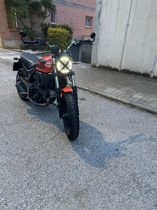 Ducati Scrambler 400 Sixty2