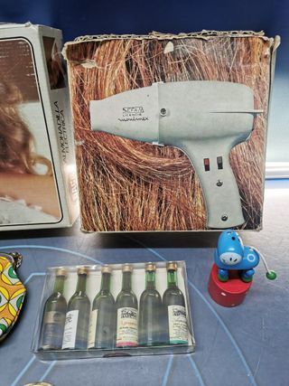 Lote di 17 prodotti vintage, oggetti da collezione
