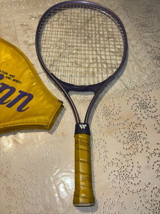 Raqueta de tenis Winn con funda