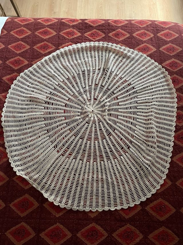 Tapete redondo de ganchillo