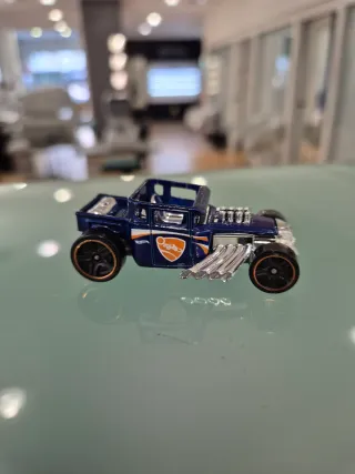 Hot Wheels Azul Escala 1:64