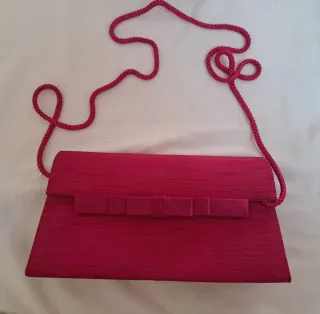 Uno, dos ó tres bolsos de fiesta