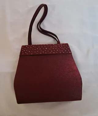 Uno, dos ó tres bolsos de fiesta