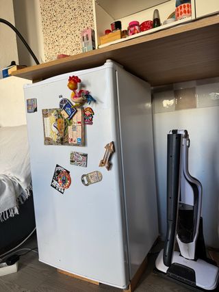 Nevera mediana blanca