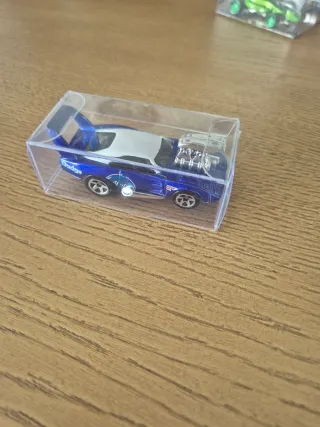 Hot Wheels Carro Amarelo em Caixa