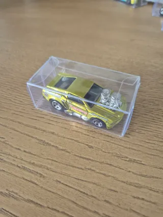 Hot Wheels Carro Amarelo em Caixa
