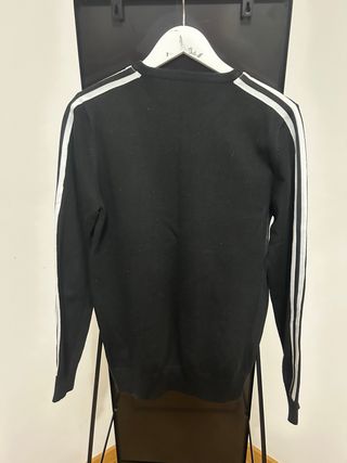 Jersey Negro con Diseño de Tigre