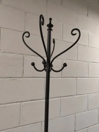 Perchero de hierro forjado negro