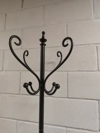 Perchero de hierro forjado negro