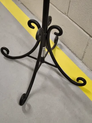 Perchero de hierro forjado negro