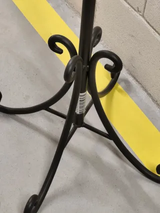 Perchero de hierro forjado negro