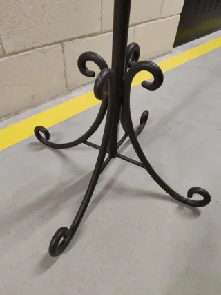 Perchero de hierro forjado negro