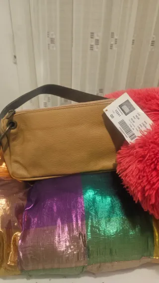 Bolso de hombro beige