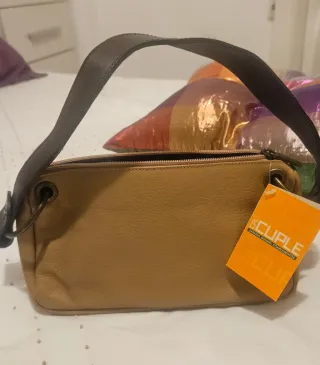 Bolso de hombro beige