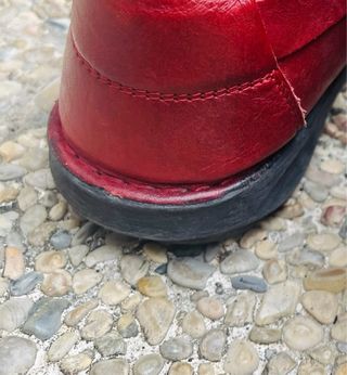 Botas de piel rojas