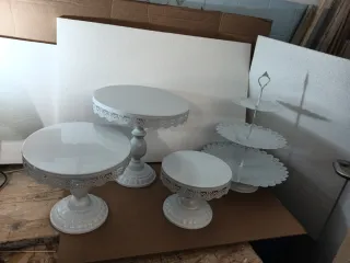 Bandejas para eventos blancas.Se alquila