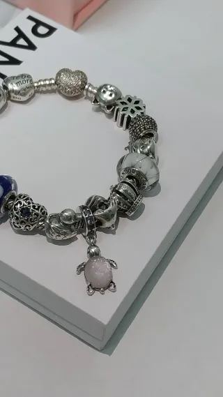 Pulsera Pandora con 16 charms Pandora