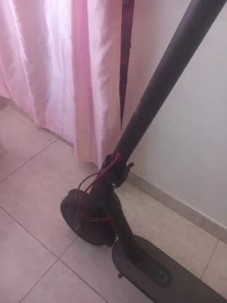 Patinete Eléctrico Xiaomi + Cargador y Casco