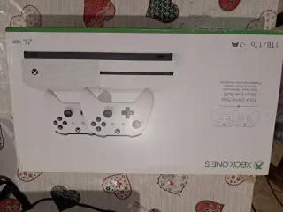 Xbox One S 1TB con 2 controller