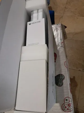 Xbox One S 1TB con 2 controller