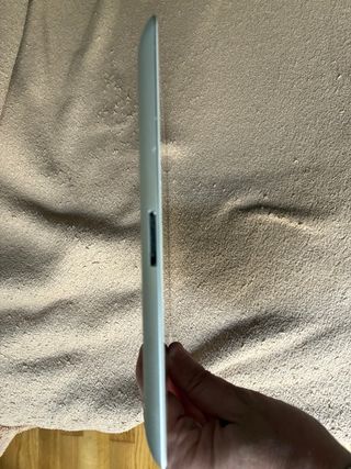 iPad 3ª Generación Blanco 16GB + Cable