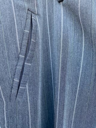 Pantalón Torero gris rayas talla 40