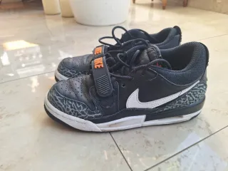 Nike Air Jordan 38 Negro/Gris