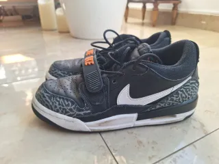 Nike Air Jordan 38 Negro/Gris