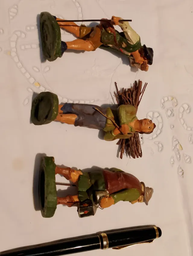 3 statuine CC Milano in pasta