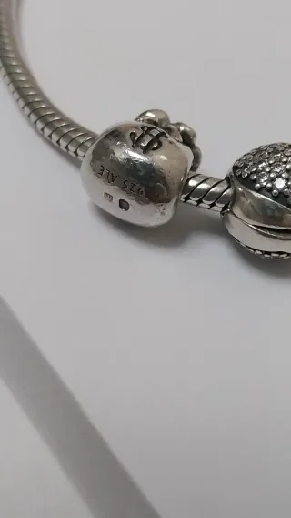 Lote 3 charms Pandora.