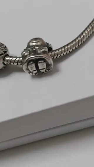 Lote 3 charms Pandora.