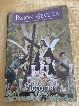Lote 10 Revistas Cofrade Pasión en Sevilla