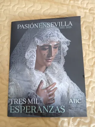 Lote 10 Revistas Cofrade Pasión en Sevilla