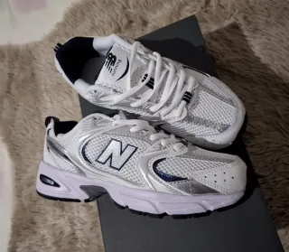 Zapatillas New Balance 530 Plata y Blanco