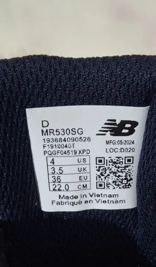 Zapatillas New Balance 530 Plata y Blanco