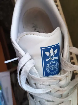 Zapatillas Adidas Blancas y Negras