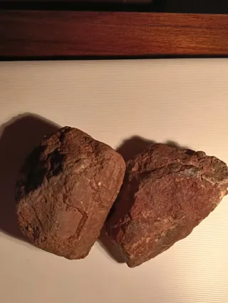 Lotto di minerali di diaspro rosso e nero