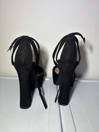 Sandalias Bershka plataforma negras T37