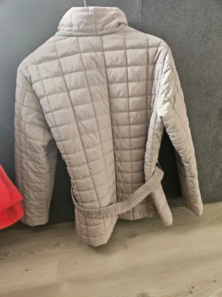 Lote 2 abrigos y chaleco como nuevos