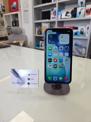 iPhone 11 64GB Morado (Como Nuevo)