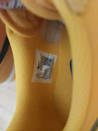 Nike Cortez Amarillas y Verdes