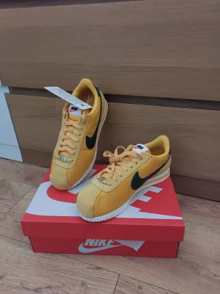 Nike Cortez Amarillas y Verdes